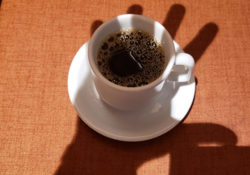 20201008_064322 Alguém pra passar o café pra mim
