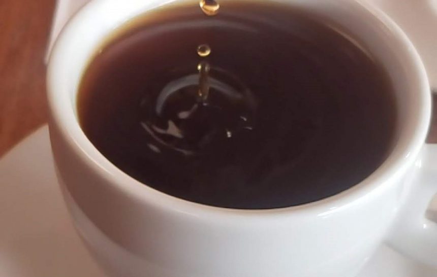 No tempo de uma gota de café