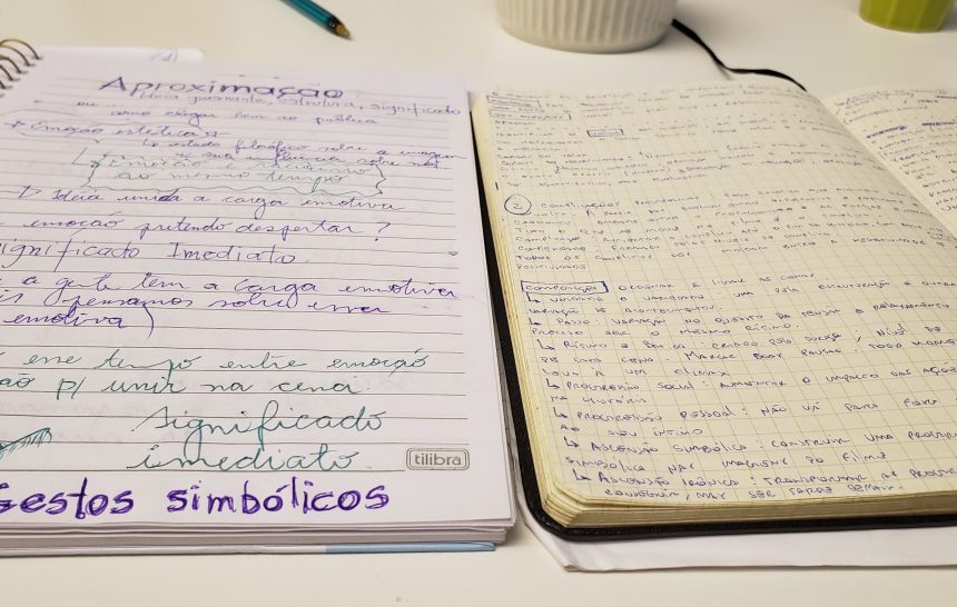Pensar e anotar é solitário